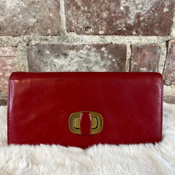 HOBO Clutch Wallet in Beautiful Red Leather w Black & White Houndstooth Interior - Picture 3 of 10